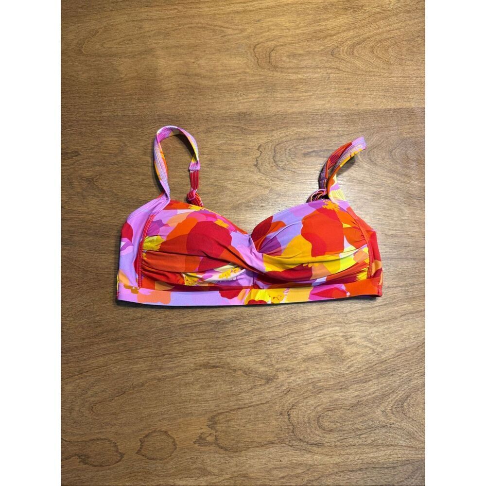Nip Tuck Swim Women's Tall Poppies Twist Front Swimsuit Top Multicolor Size 10